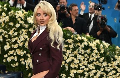 Mốt không quần đổ bộ Met Gala