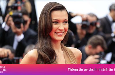 Thấy gì khi váy khỏa thân bị cấm?
