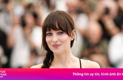 Váy khỏa thân đổ bộ thảm đỏ bất chấp lệnh cấm