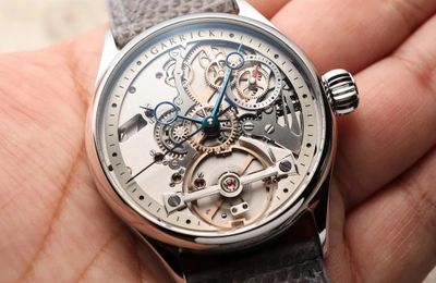 'Tính năng rẻ tiền' trên đồng hồ 53.000 USD