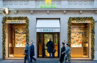 Rolex rời con phố đắt đỏ nhất thế giới
