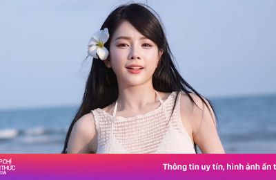 DJ Mie khoe eo thon khi mặc bikini đi biển