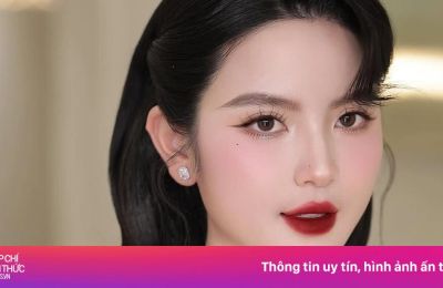 Vợ Quang Hải quyến rũ với áo dài cổ yếm
