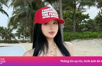 Tâm Tít, Hạnh Sino gợi cảm với bikini