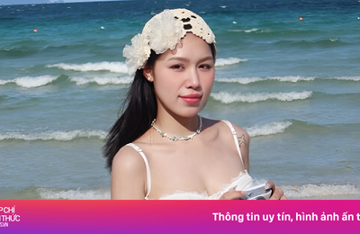 Bikini, váy xuyên thấu đón hè của hot girl thể thao Việt