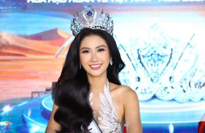 Hoa hậu Hoàn vũ Phương Linh nói về hình xăm gây tranh cãi