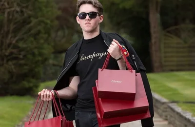 Lối sống 'phông bạt' của rich kid lừa đảo bán túi Hermès