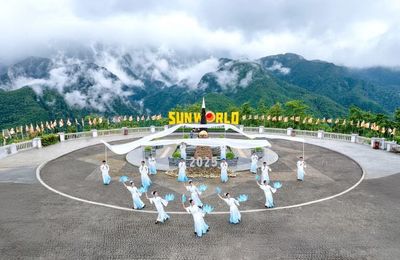 Fansipan ra mắt show diễn thể nghiệm ‘Đỉnh thiêng du ký’ tại 3 địa điểm, 3 độ cao của nóc nhà Đông Dương
