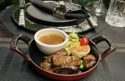Ăn gì ở Hạ Long? Gợi ý 10 nhà hàng ngon, chất lượng