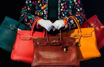 Mua cocktail, tặng túi xách Hermès Birkin