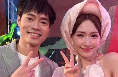 Hòa Minzy khoe được Văn Toàn tặng túi trăm triệu đồng
