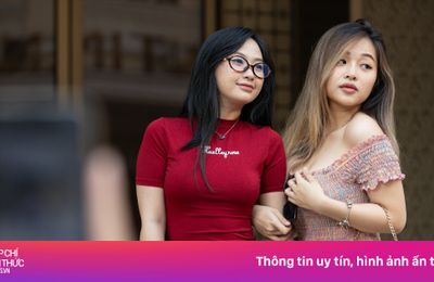 Người trẻ TP.HCM chi hàng chục triệu đồng cho túi Dior, Longchamp nhái