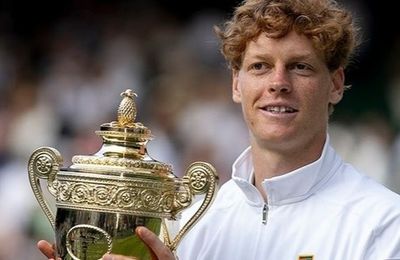 Sinner lại đeo đồng hồ Rolex 43.000 USD khi nâng cúp vô địch Wimbledon