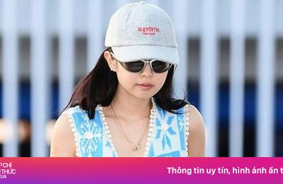 Jennie 'đi chân đất'