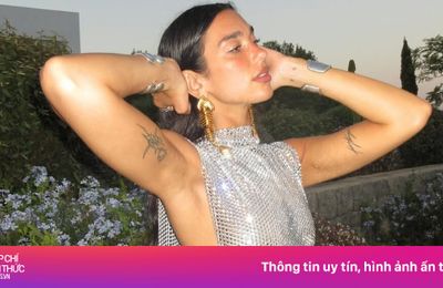 Váy xẻ mạn sườn ngày càng táo bạo