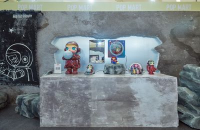 Đắm chìm trong vũ trụ MEGA SPACE MOLLY: Hello, Moon – triển lãm MEGA đầu tiên tại Việt Nam