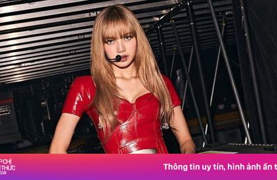 Lisa theo mốt không quần với Ferrari