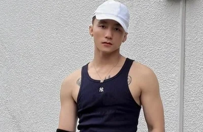 Sơn Tùng M-TP khoe cơ bắp