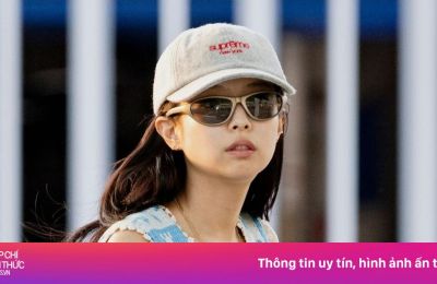 Jennie cũng diện 'bao cao su ngón chân'