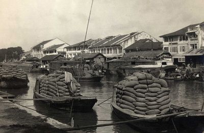 Saigon-Cholon Mosaic: Bến tàu giao thương xưa ở Chợ Lớn – Hồn cốt thương cảng của người Hoa
