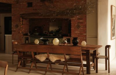 Farmhouse 300: Khi không gian sống là cỗ máy thời gian