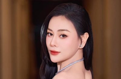 Túi hiệu gây chú ý của Phương Oanh