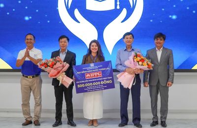 “Nâng bước tương lai” – Tấm lòng của ông Johnathan Hạnh Nguyễn – Chủ tịch Tập đoàn đồng IPP dành cho thế hệ trẻ Khánh Hòa