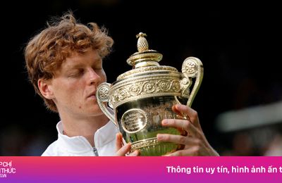 Đương kim số 1 tennis đeo Rolex 40.000 USD