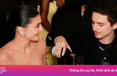 Váy bó sát táo bạo của Kylie Jenner ở Quả cầu Vàng 2026