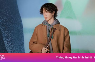 Vương Nhất Bác quảng cáo giày mới, cùng Loewe đón xuân Bính Ngọ