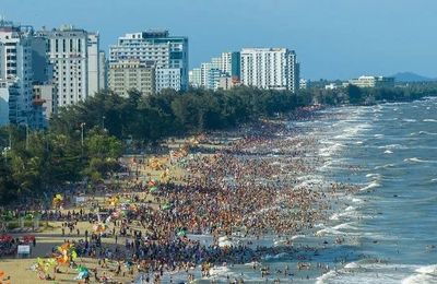 Sầm Sơn tiếp tục là điểm đến du lịch hấp dẫn, thân thiện