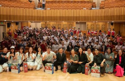 Uyển Ân, Đoàn Thế Vinh cùng dàn cast Nhà Mình Đi Thôi mở school tour