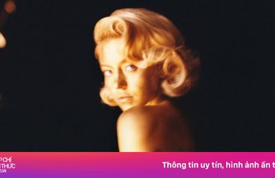 Sydney Sweeney táo bạo khỏa thân