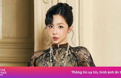 Một chiếc áo dài ren xuyên thấu 'gây sốt'