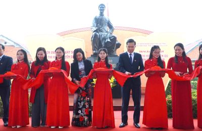 Khai mạc trưng bày chuyên đề: Đại thi hào Nguyễn Du - ngàn năm nhớ mãi