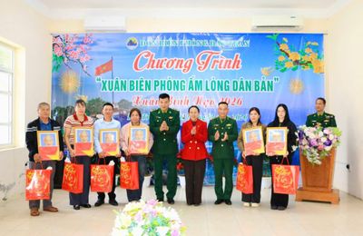 Xuân Biên phòng sưởi ấm lòng dân đảo tiền tiêu