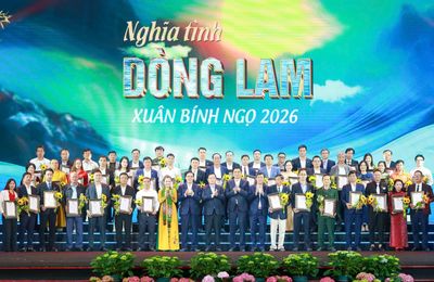 Nghĩa tình Dòng Lam – Gắn kết yêu thương đón Xuân Bính Ngọ