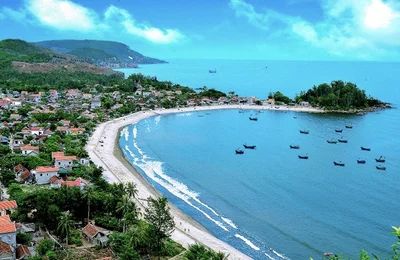 Hành trình về cội nguồn du lịch tâm linh và trải nghiệm hấp dẫn tại biển Quỳnh
