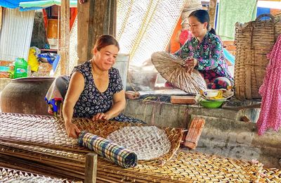 Khám phá làng nghề bánh tráng Thuận Hưng hàng trăm tuổi ở đất Tây Đô