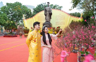 Hà Nội đón không gian hoa xuân lớn nhất tại vườn hoa Lý Thái Tổ