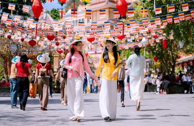 Lễ hội Xuân Bà Đen bừng sắc ngày đầu năm mới
