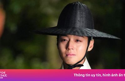 Mỹ nam có cái nháy mắt huyền thoại và bộ phim phá mọi kỷ lục ở Hàn Quốc