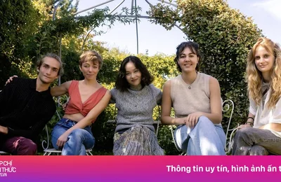 Hoàng Quyên đi ngược dòng