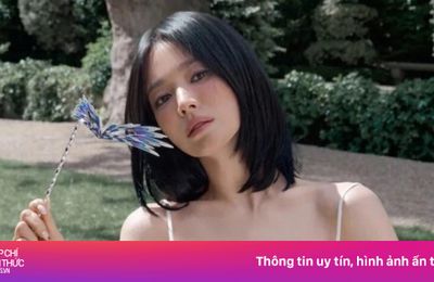 Song Hye Kyo gợi cảm