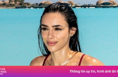 Phản ứng của bạn gái người mẫu khi Neymar dự World Cup