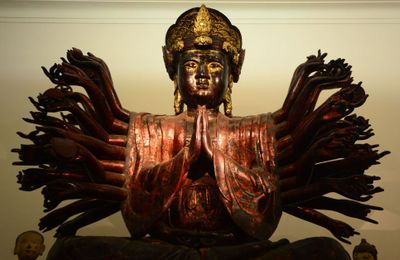 Nghệ thuật tượng thờ trong dân gian Việt
