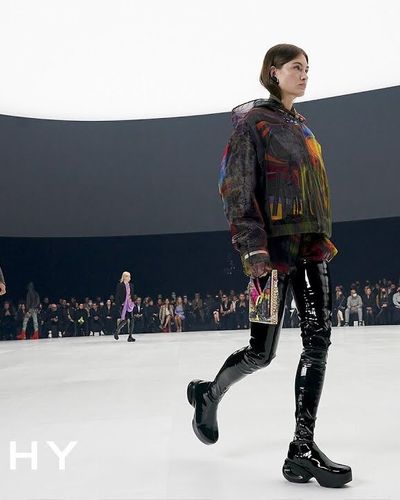 Givenchy Xuân Hè 2022: Phá vỡ giới hạn phong cách cá nhân