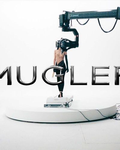 Mugler Thu Đông 2021: Kẻ thống trị màn đêm