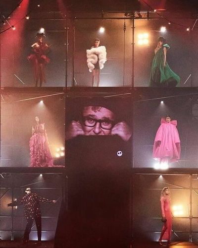 Thế giới thời trang cùng tưởng niệm NTK Alber Elbaz quá cố