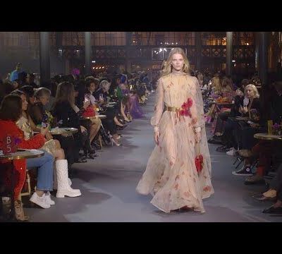 Bộ sưu tập mới cho mùa Xuân Hè 2022 của Valentino